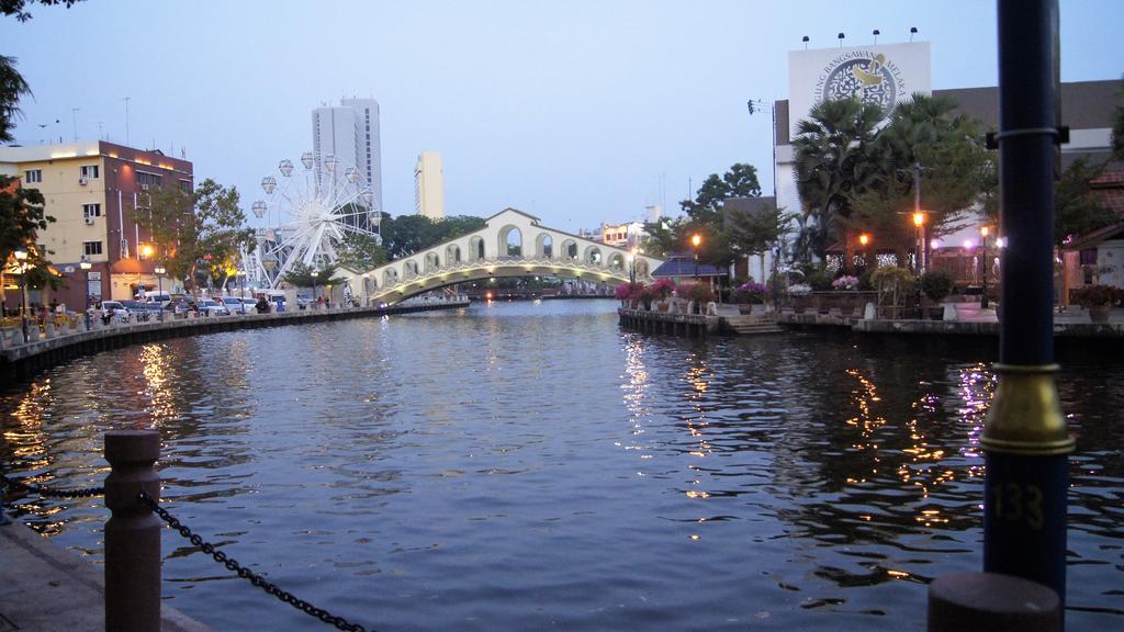 Relax & Chill At Malacca River Exterior foto